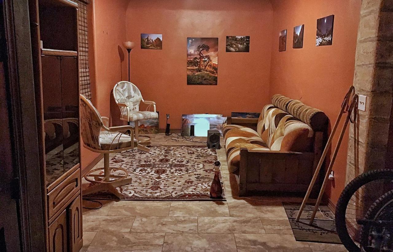הוריקיין The Zion House - Affordable Bedrooms מראה חיצוני תמונה